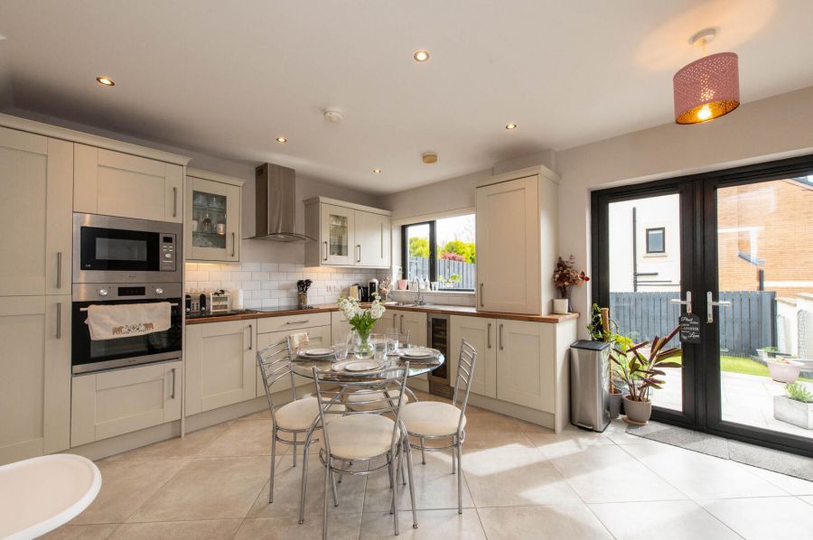 6 Chantry Gardens