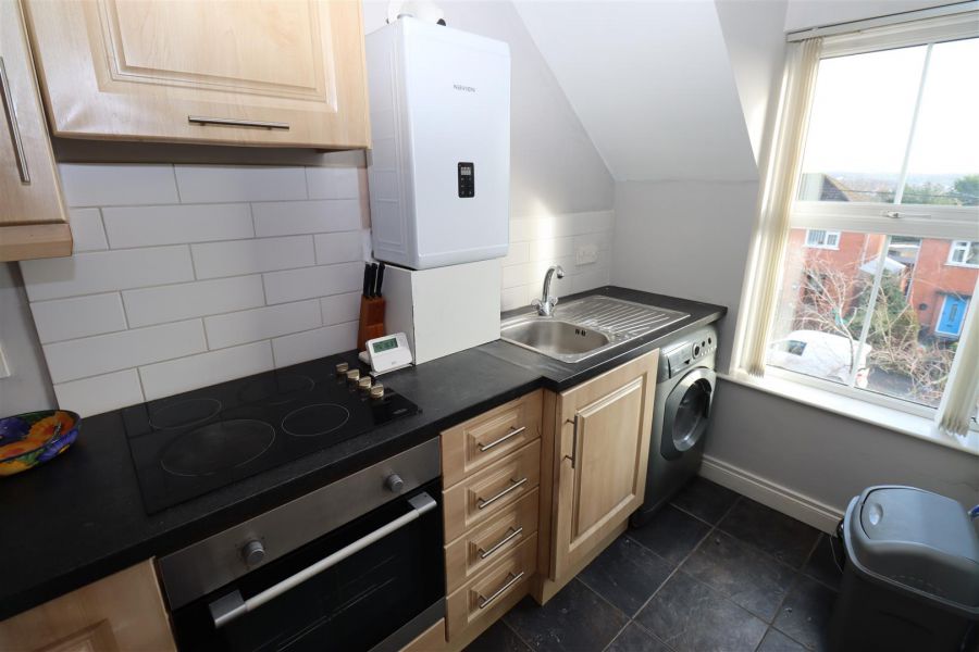 81H Ballyeaston Road