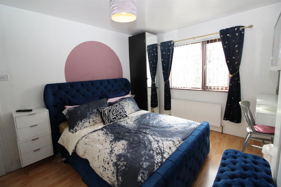 |., 22 Glenabbey Crescent