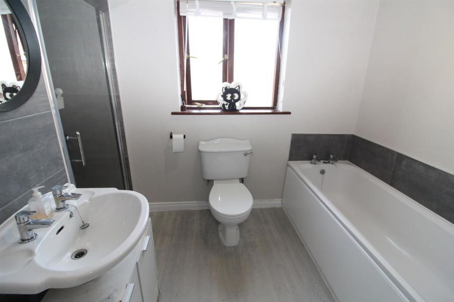 |., 22 Glenabbey Crescent