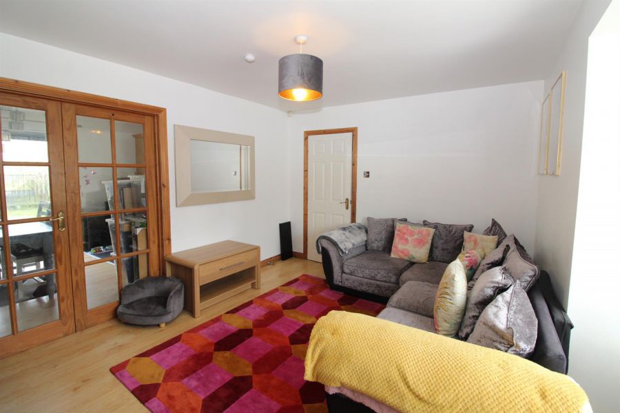 |., 22 Glenabbey Crescent