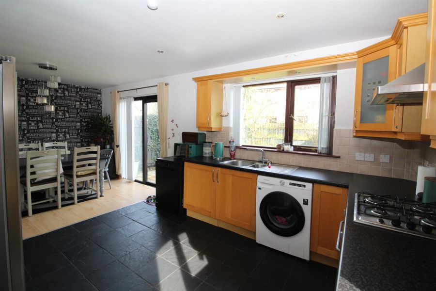 |., 22 Glenabbey Crescent