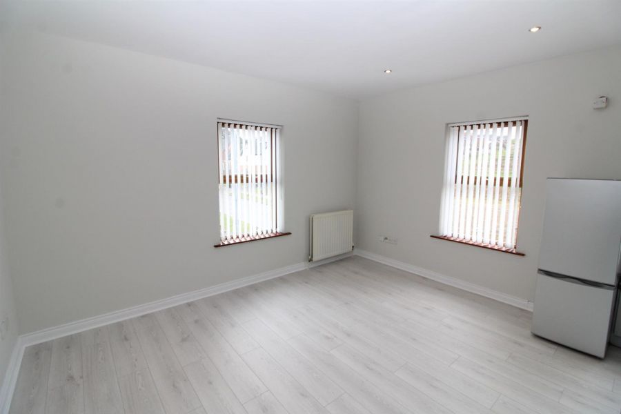 46 Mayfield High Street