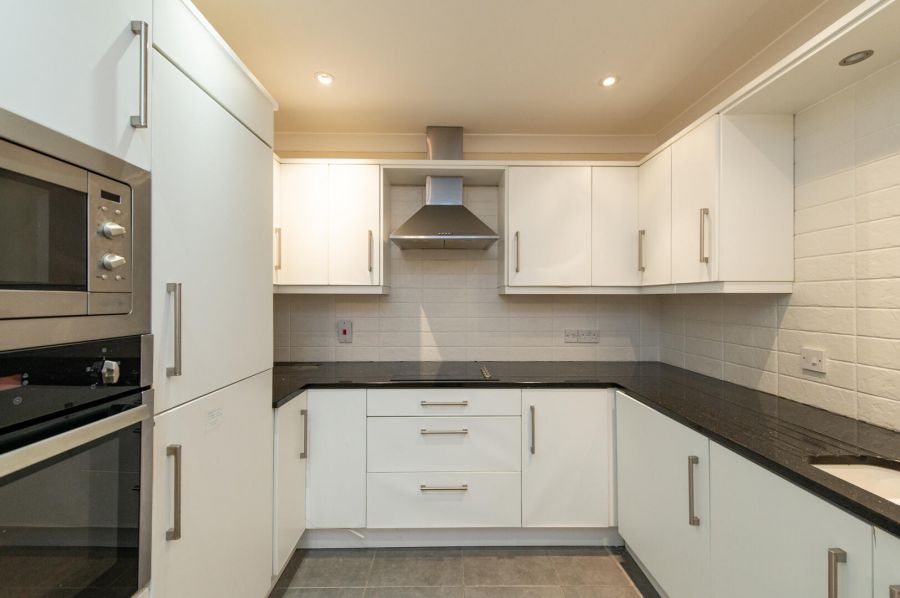 Apt 2, 10 Rhanbuoy Park