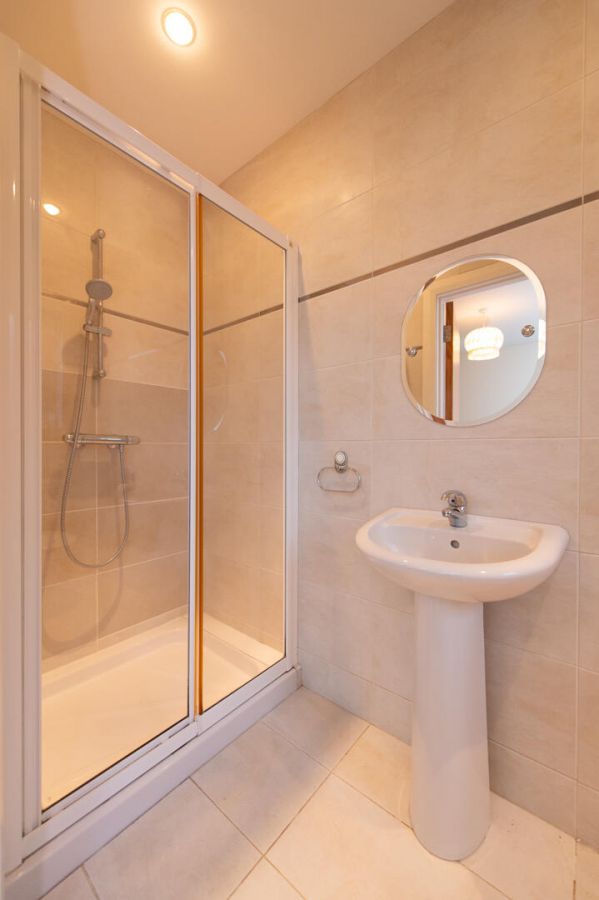 Apt 2, 10 Rhanbuoy Park
