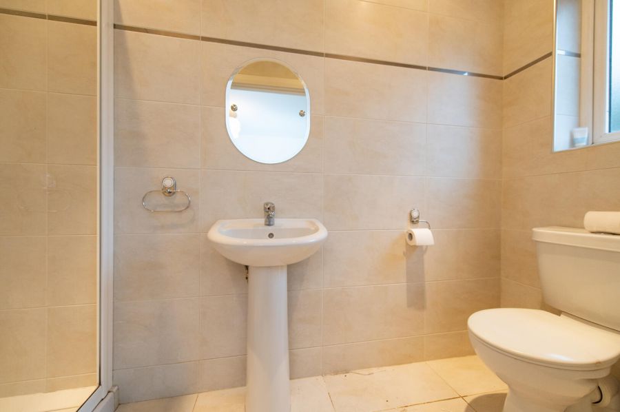 Apt 2, 10 Rhanbuoy Park
