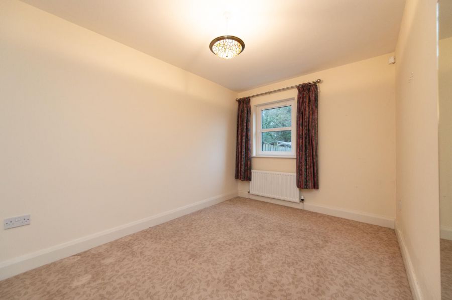 Apt 2, 10 Rhanbuoy Park