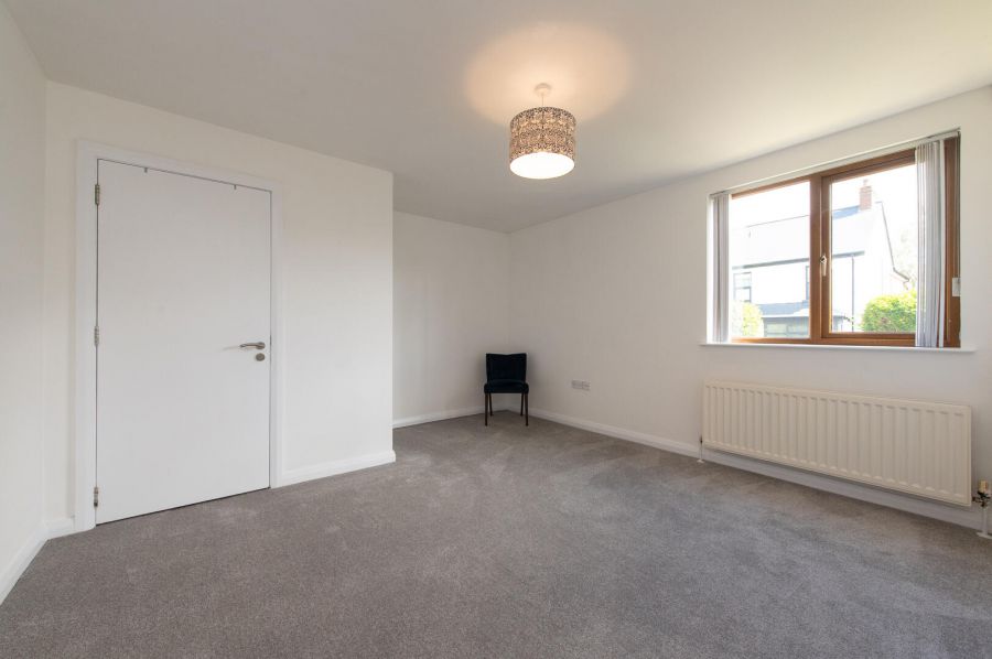 19A Mullaghmore Park