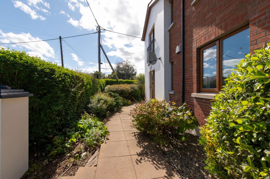 19A Mullaghmore Park
