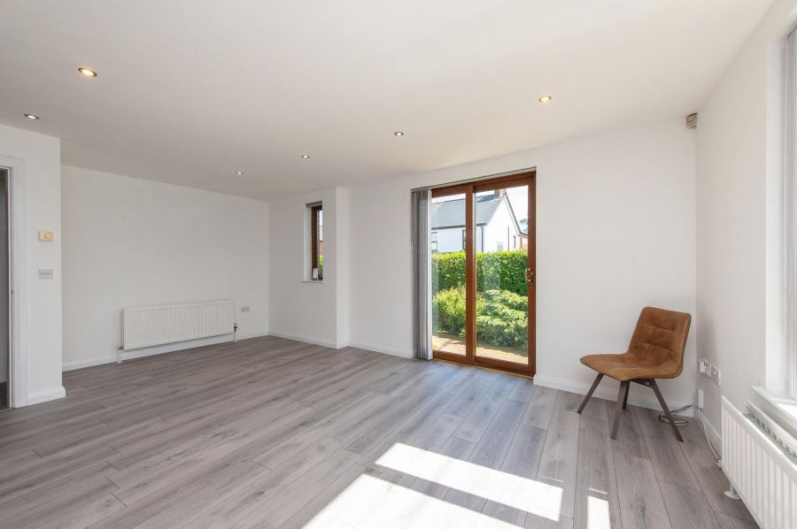 19A Mullaghmore Park