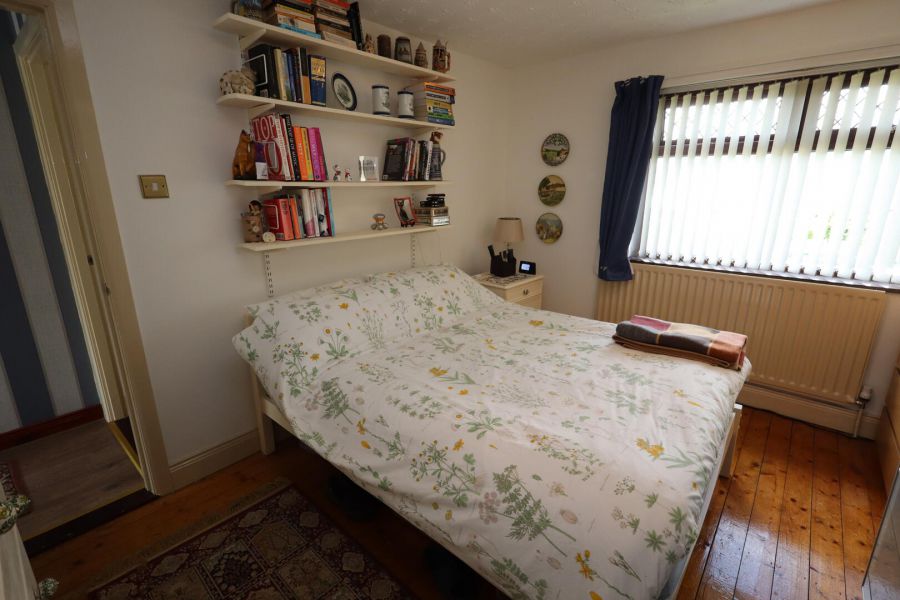 16 Waverley Road