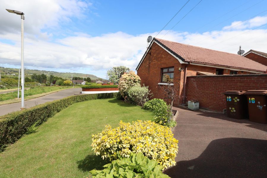 16 Waverley Road