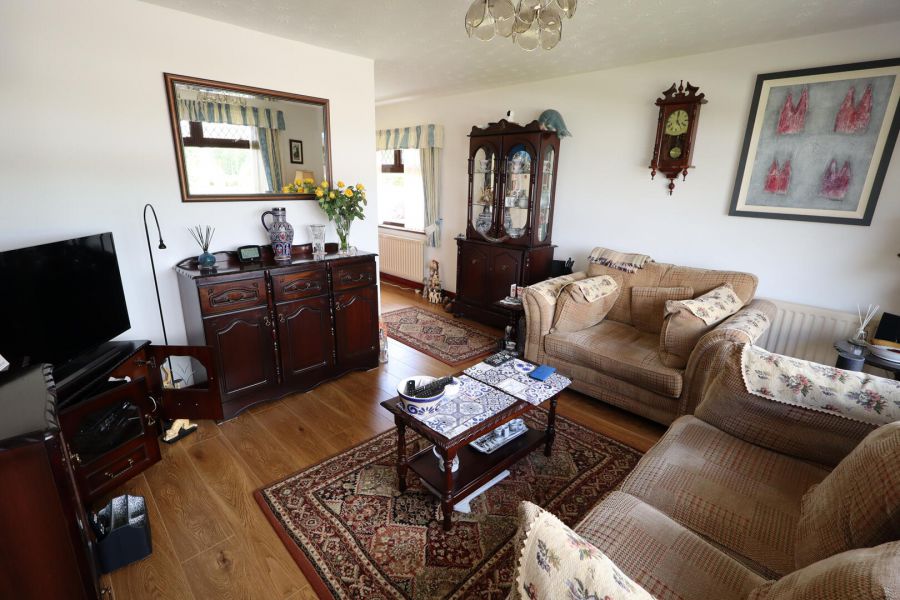 16 Waverley Road