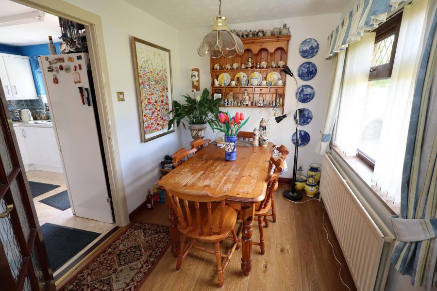 16 Waverley Road