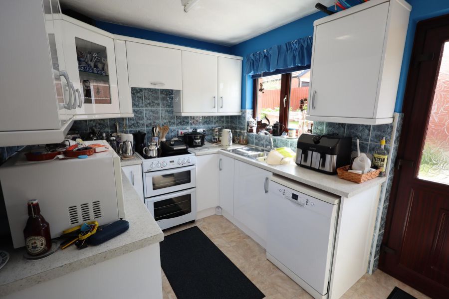 16 Waverley Road