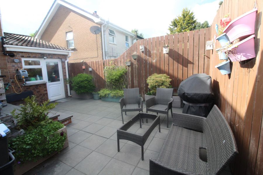6 Beechgrove Gardens