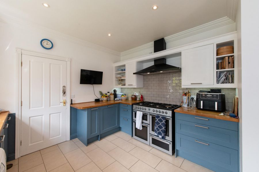 2 Berryfields Road