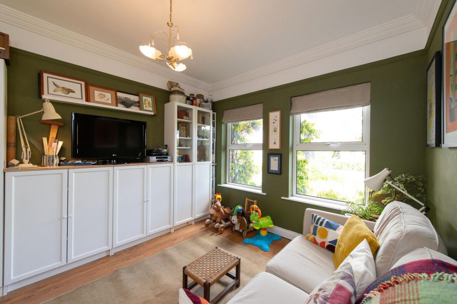 2 Berryfields Road
