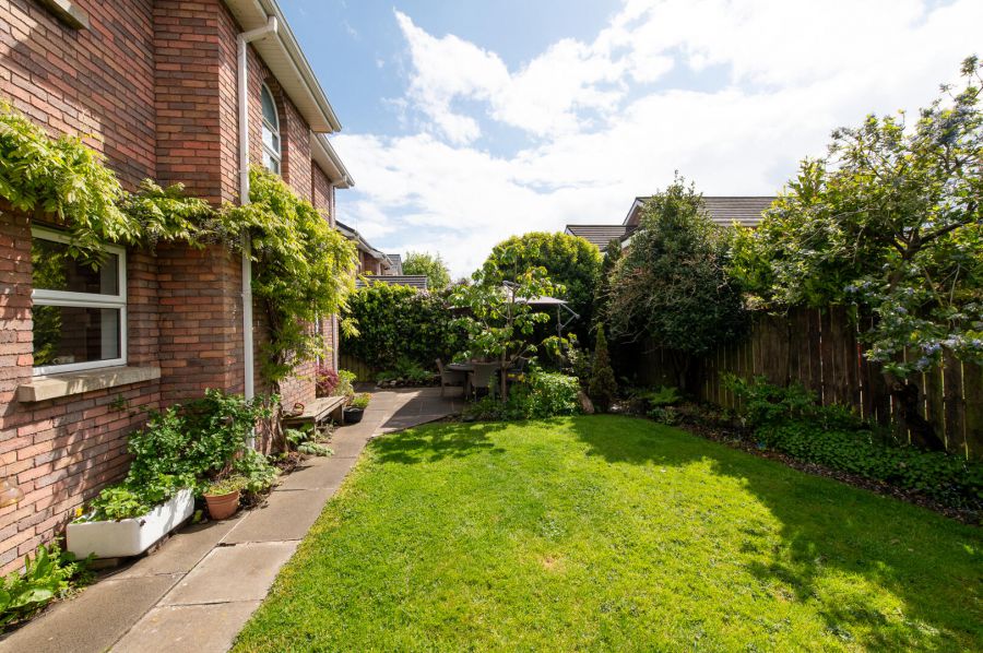 2 Berryfields Road