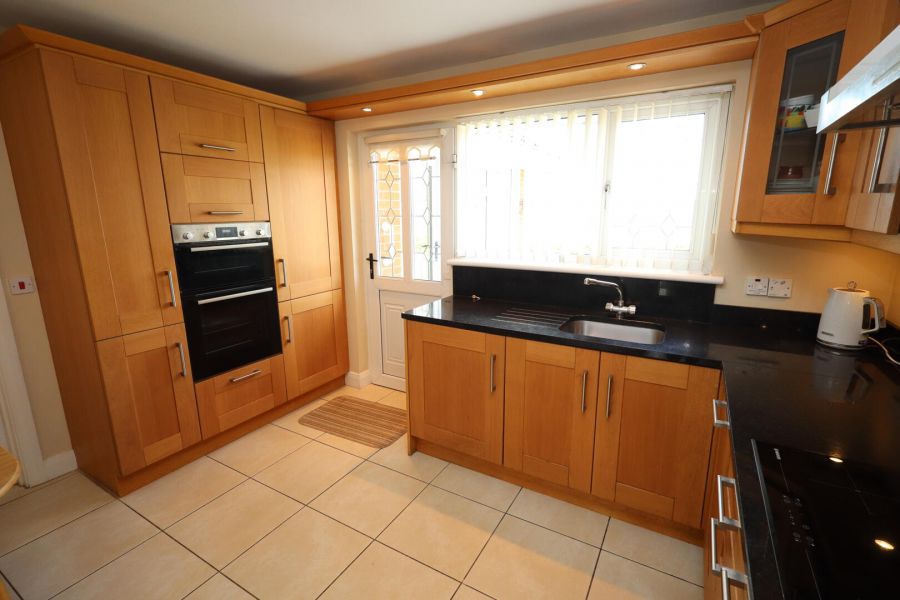 2 Fairhill Crescent