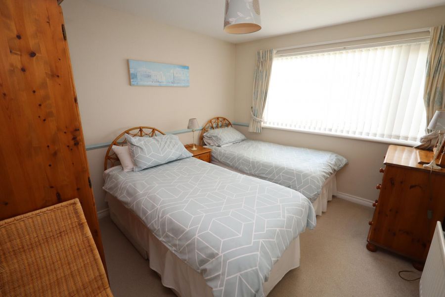 2 Fairhill Crescent
