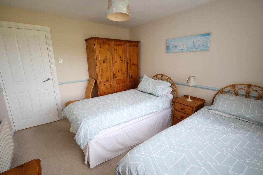 2 Fairhill Crescent