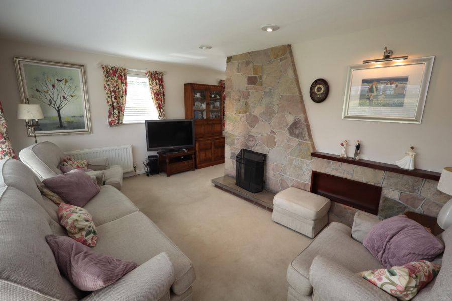 2 Fairhill Crescent