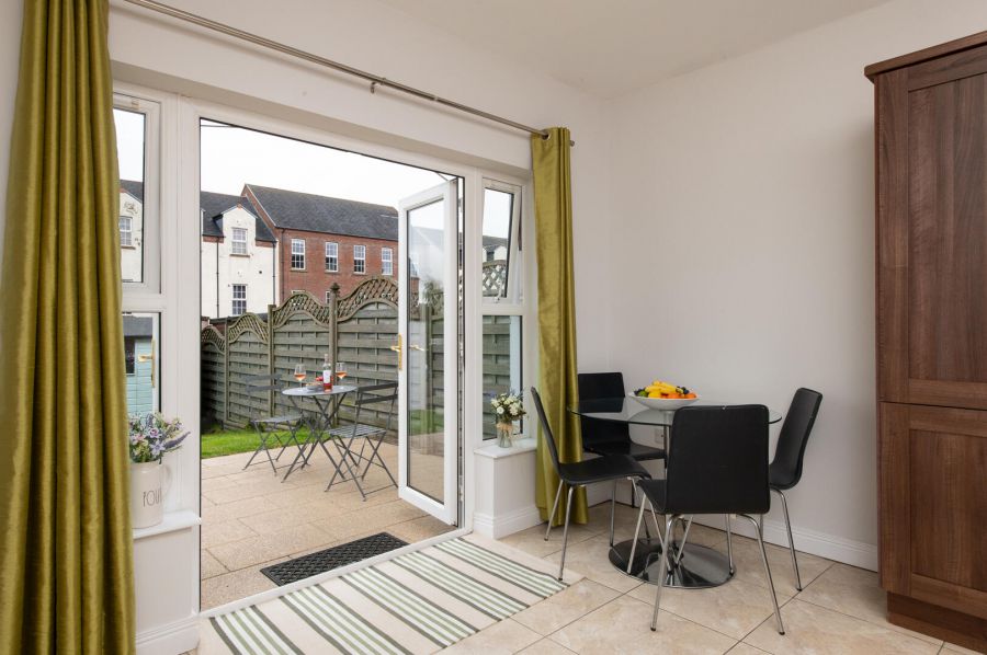 93 Blackrock Square
