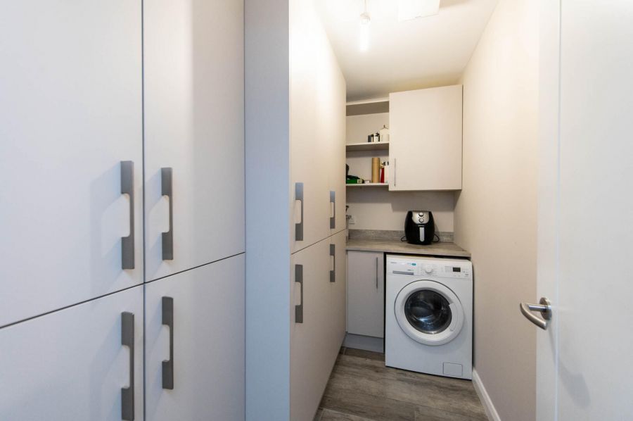 Apt 6 Wavecrest, Shore Road