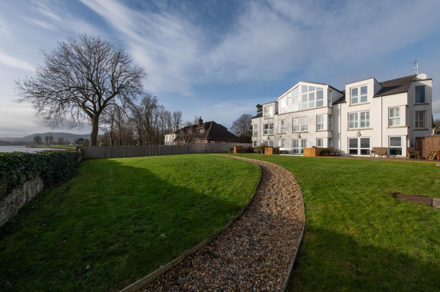 Apt 6 Wavecrest, Shore Road