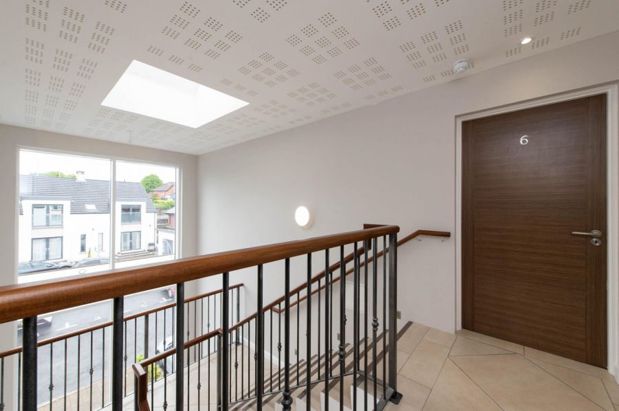 Apt 6 Wavecrest, Shore Road
