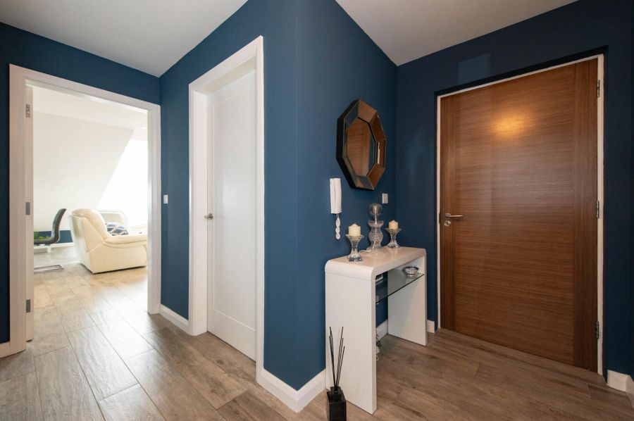 Apt 6 Wavecrest, Shore Road