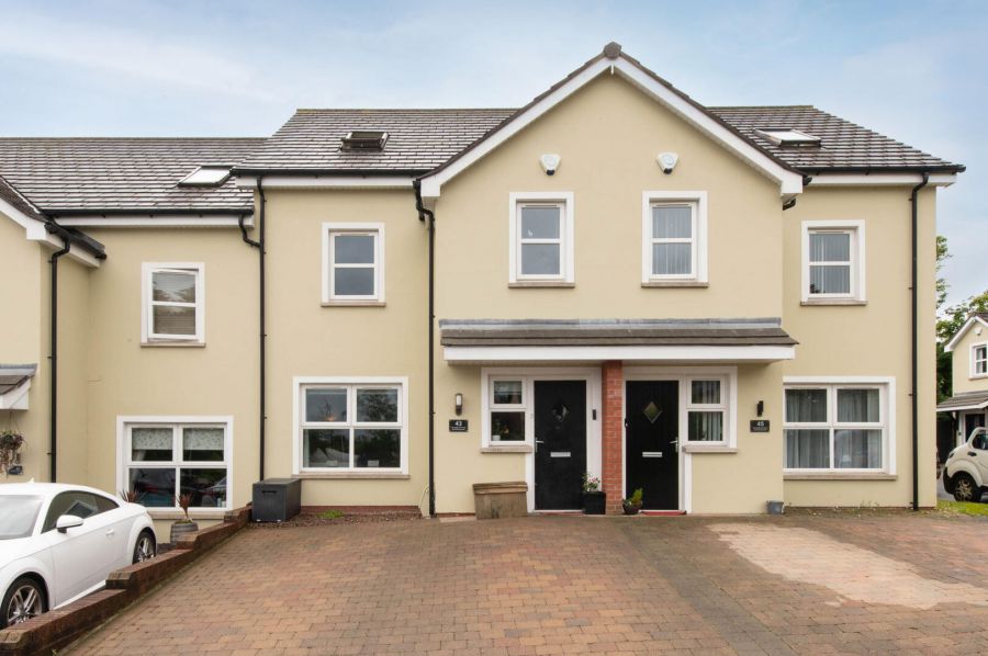 43 Loughshore Courtyard