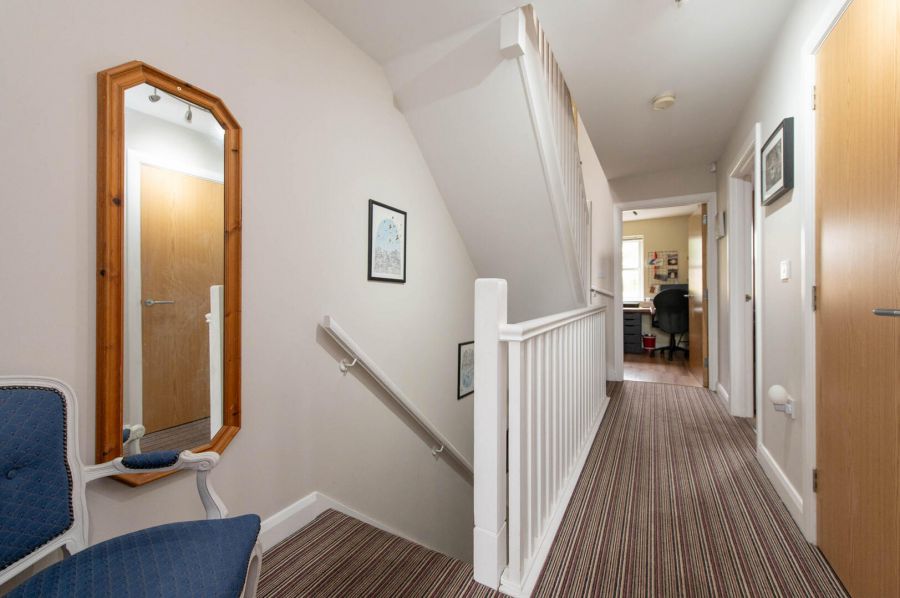 43 Loughshore Courtyard