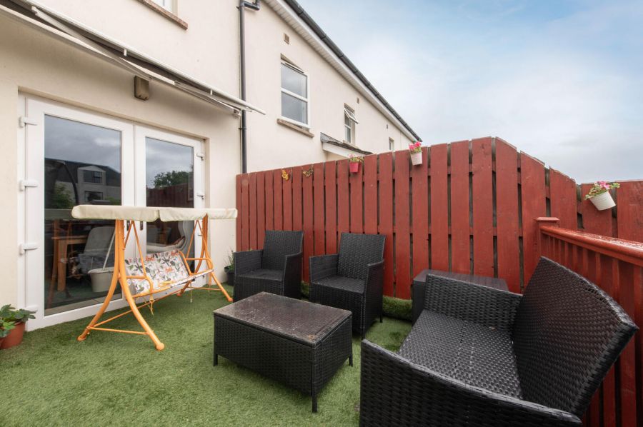 43 Loughshore Courtyard