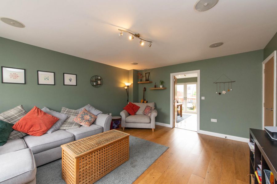 43 Loughshore Courtyard