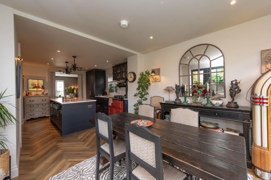 11 Berryfields Road
