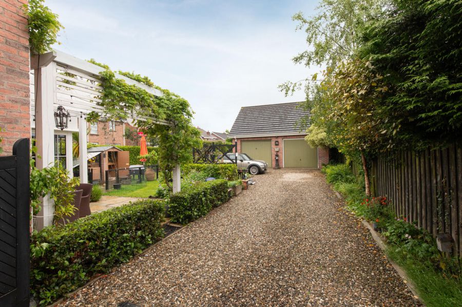 11 Berryfields Road