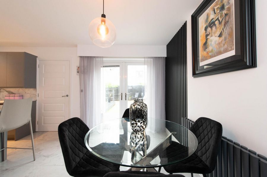 45 Loughshore Courtyard