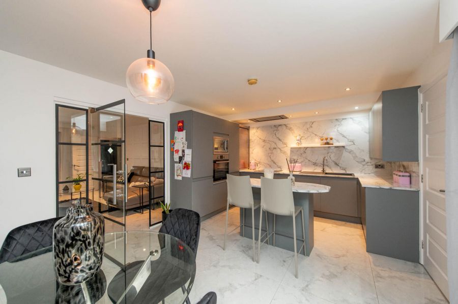 45 Loughshore Courtyard