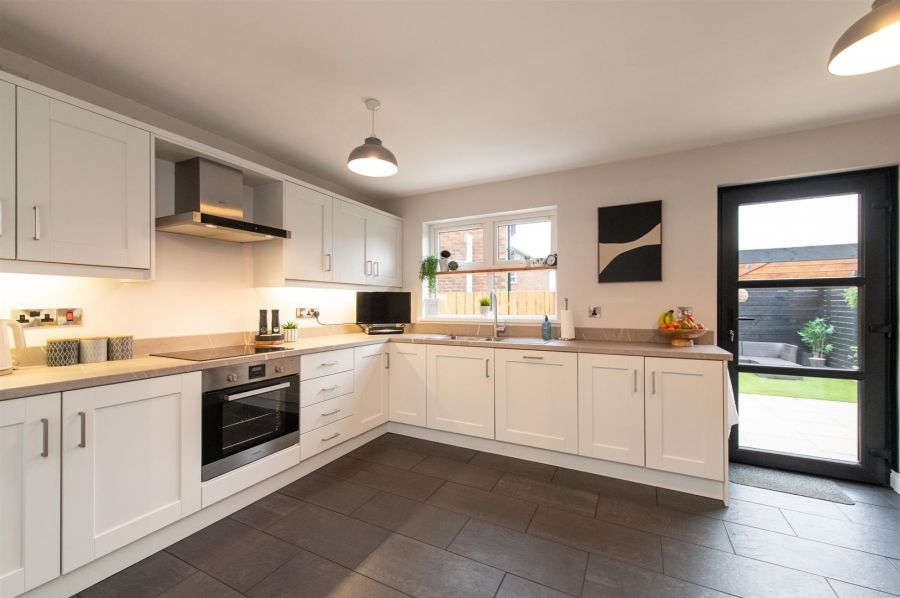 14 Gateside Crescent