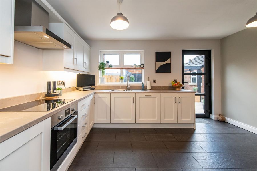 14 Gateside Crescent