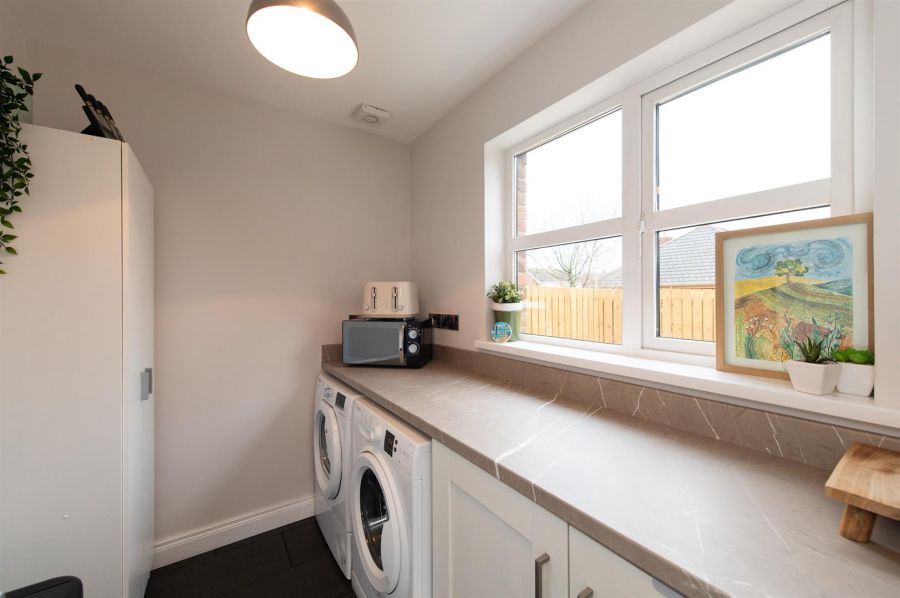 14 Gateside Crescent