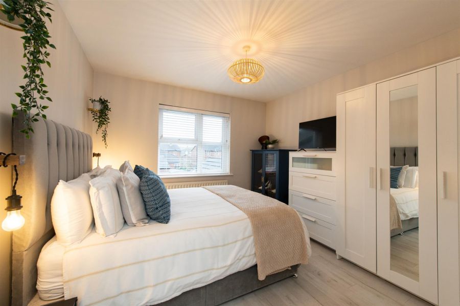 14 Gateside Crescent