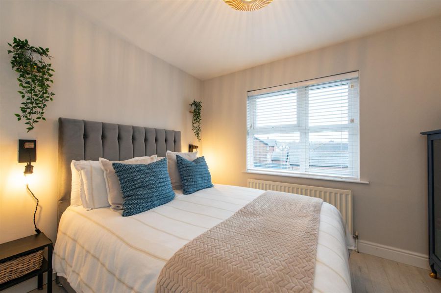 14 Gateside Crescent