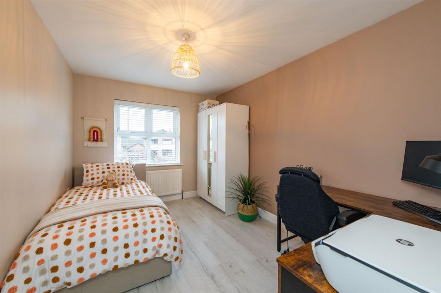 14 Gateside Crescent