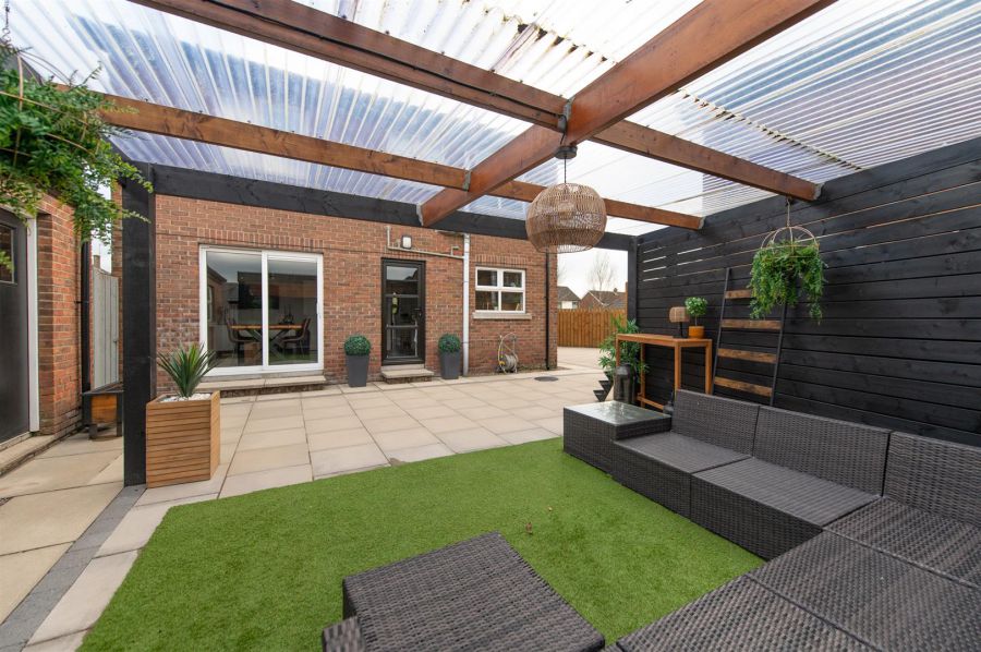 14 Gateside Crescent