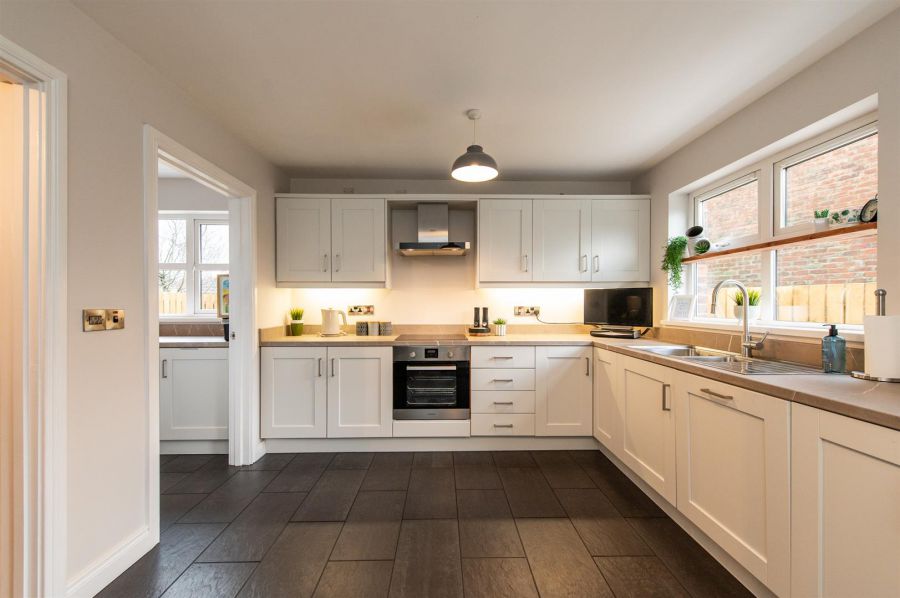 14 Gateside Crescent