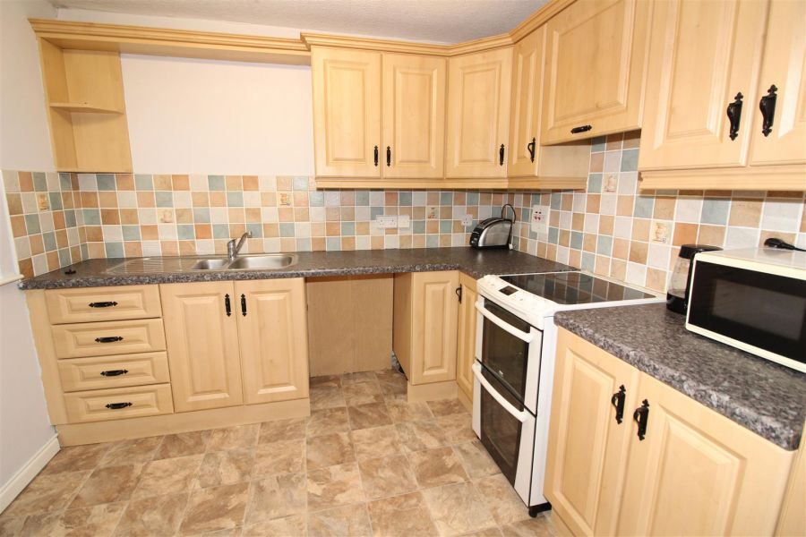 10E Woodland Crescent