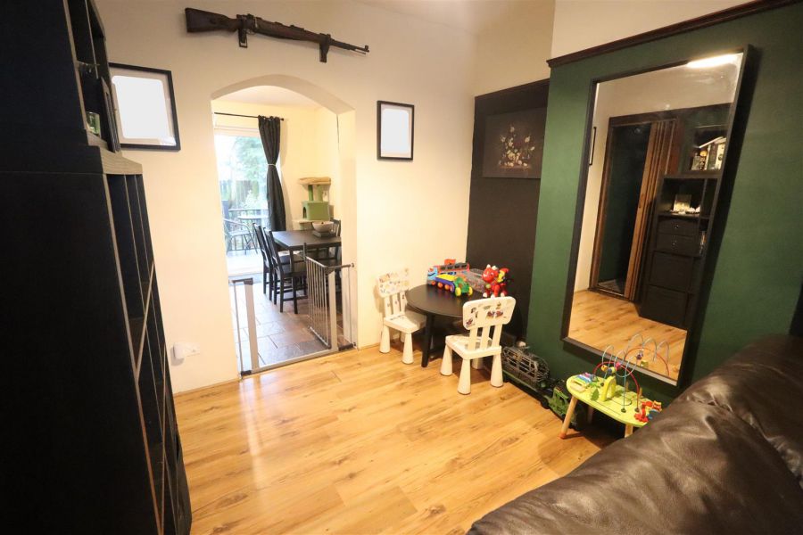 7 Silverstream Gardens